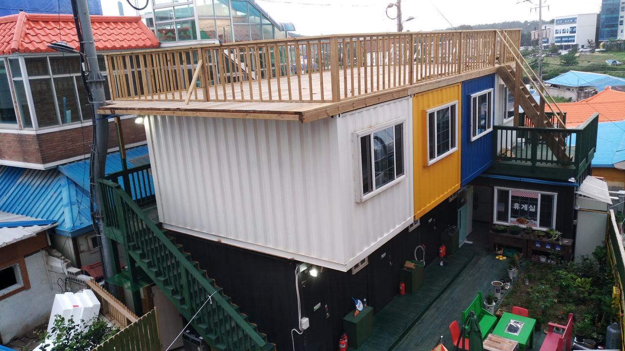 Ocean Capsule Guesthouse Gangneung Extérieur photo