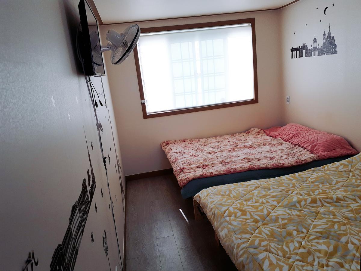 Ocean Capsule Guesthouse Gangneung Extérieur photo